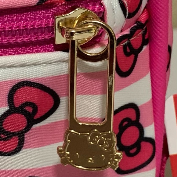 Bioworld Sanrio Hello Kitty Wheeled Travel Duffle Carry-On Luggage Bag-NWT - Picture 10 of 12